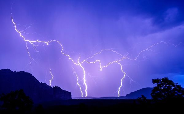 stormy-lightning